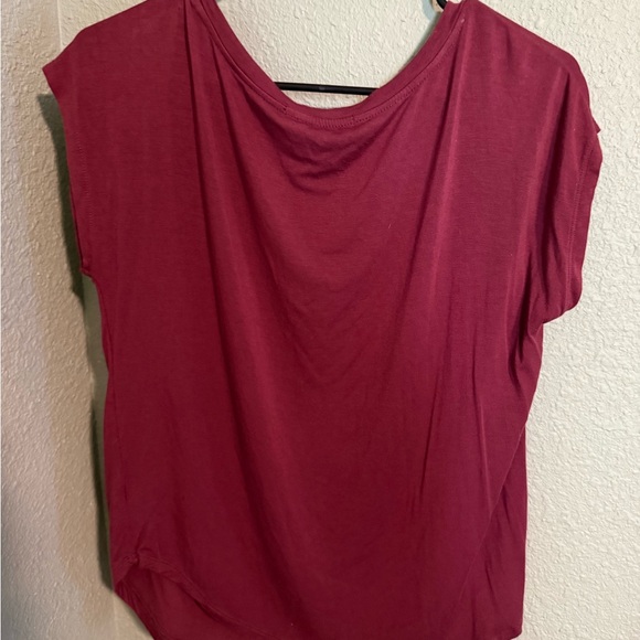 Women's Red Top - Picture 3 of 3